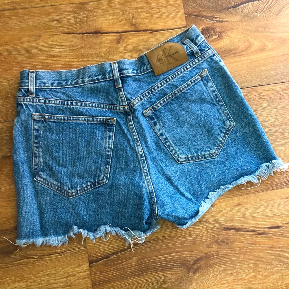 vintage CALVIN KLEIN junior’s denim cut-off shorts